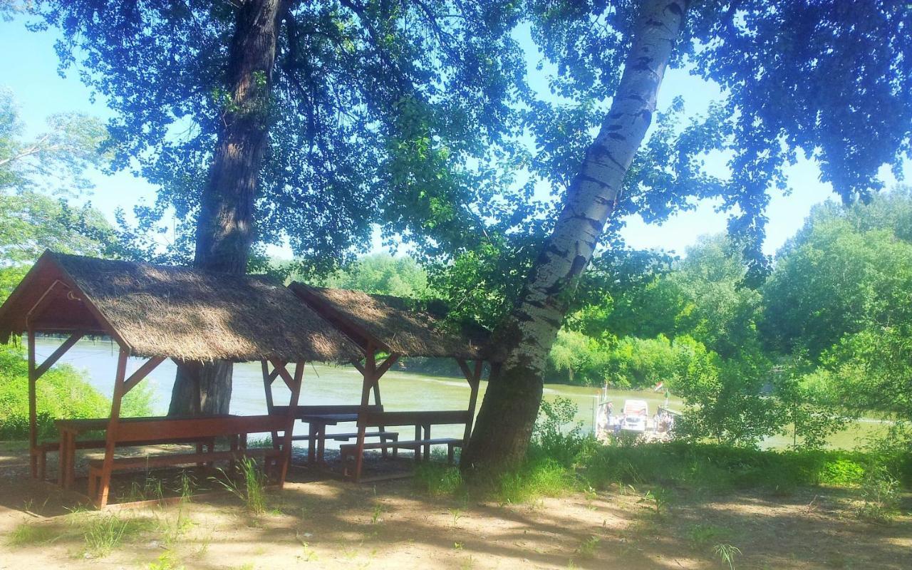 Elo Tisza Vendeghaz Hotel Nagykoru Exterior photo